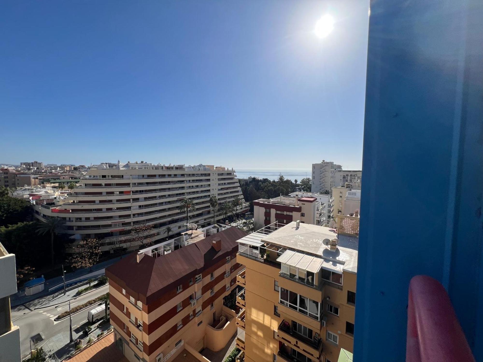 Blue Glass Penthouse In Center Apartamento Marbella